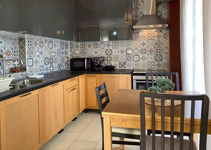Apartament Avia *